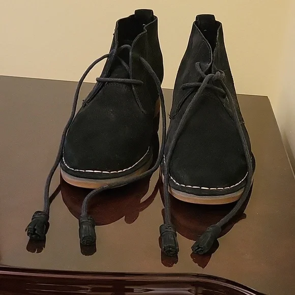 Shoes - Picture 7 of 7